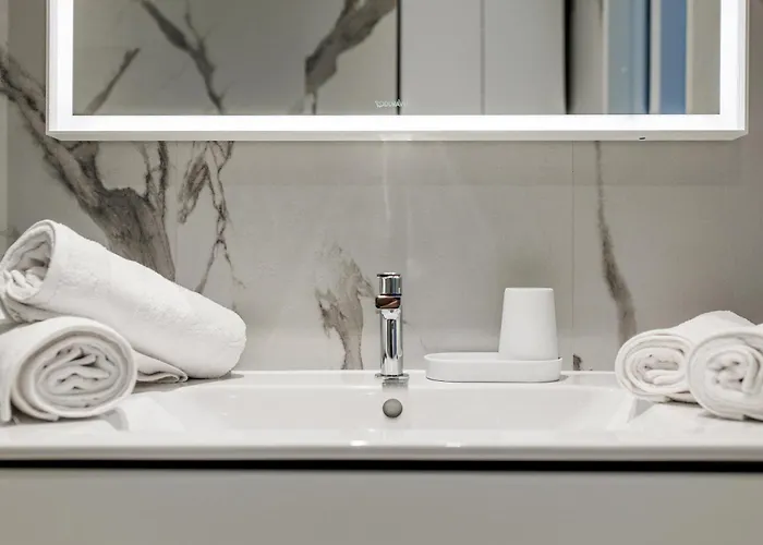 Lovely Noblessner Studio, Free Underground Parking! *