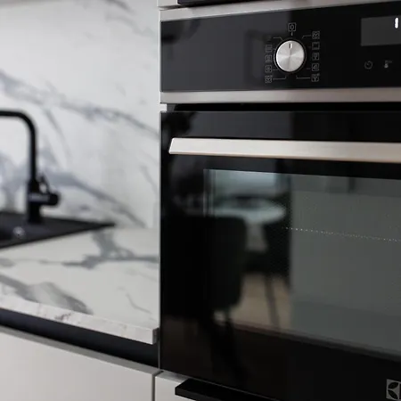 Lovely Noblessner Studio, Free Underground Parking! *